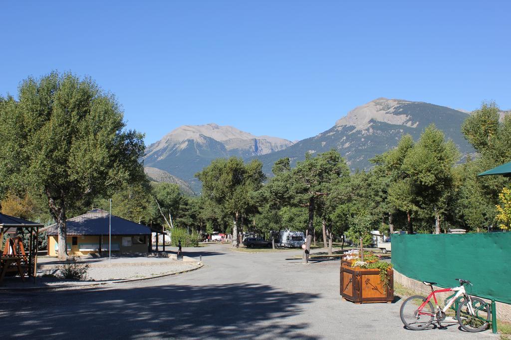 La Rochette Hotel Guillestre Esterno foto