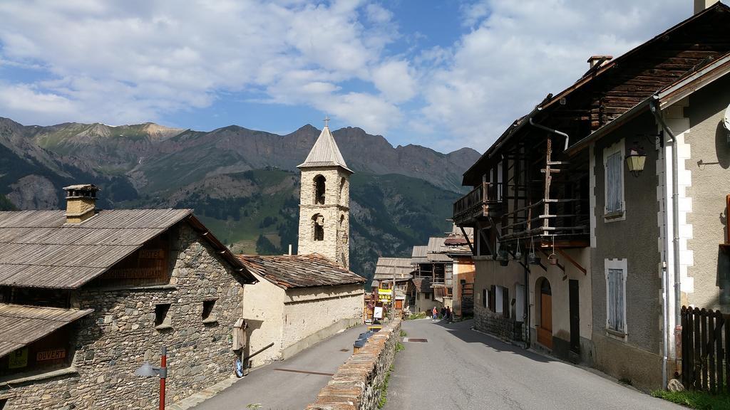 La Rochette Hotel Guillestre Esterno foto