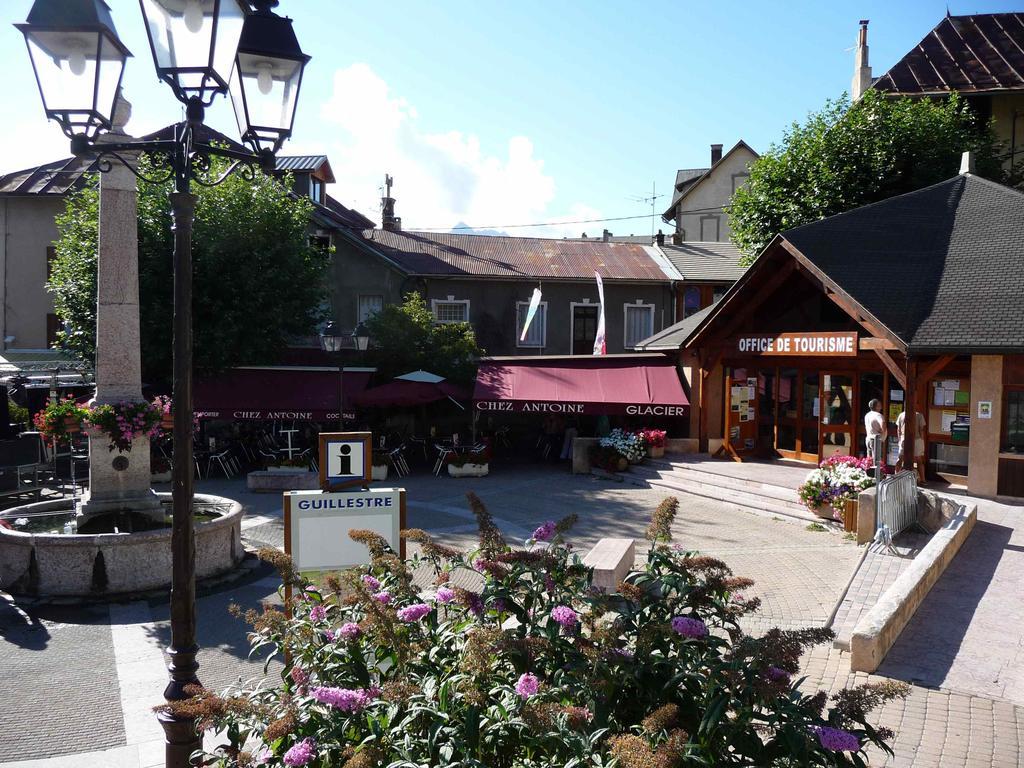 La Rochette Hotel Guillestre Esterno foto